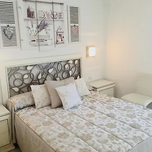 https://playamar-exclusive-beach-apartment-with-pool-tennis-and-wifi.1costadelsol.com